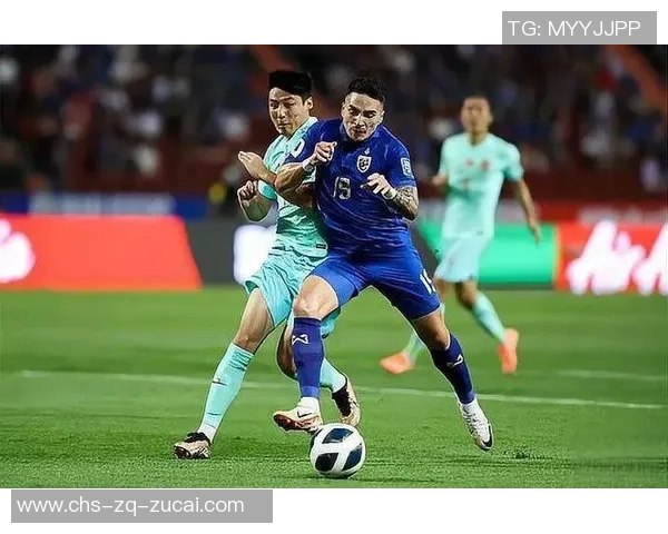 中国足球队迎战卡塔尔力争胜利全力以赴展现团队精神与拼搏意志